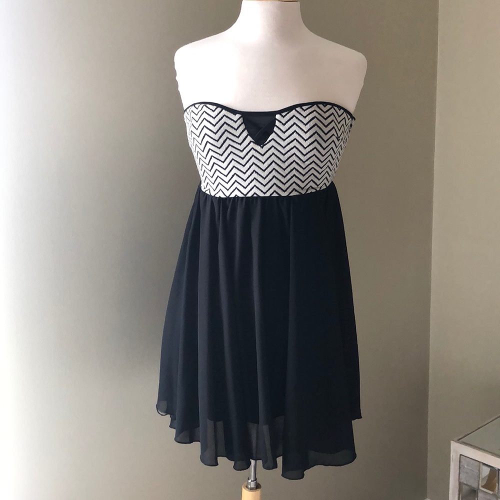 Strapless black and white dress